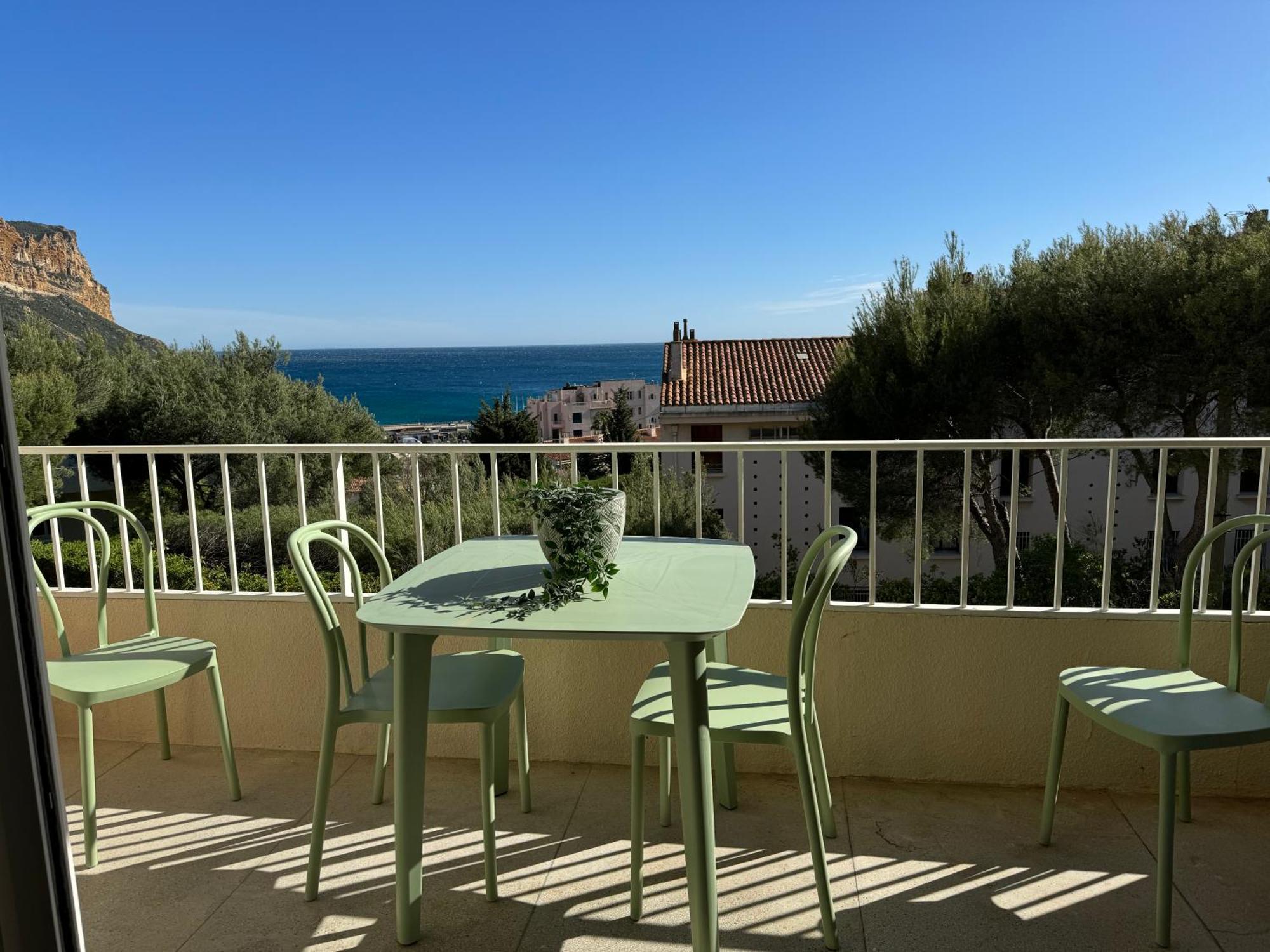 Апартаменты Le Balcon De La Rade Каси Экстерьер фото